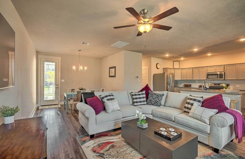 Wellborn House | College Station Townhome w/Furnished Patio!