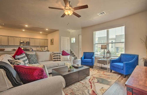 Wellborn House | College Station Townhome w/Furnished Patio!