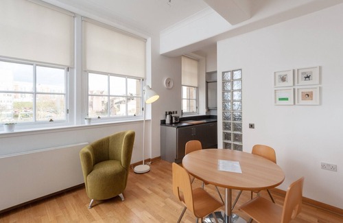 City Centre Glasgow Apartment | College Street Apartment - Merchant City