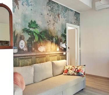 Civitanova Marche Apartment | Colleoni 19 Parigi, Appartamento superior con corte privata