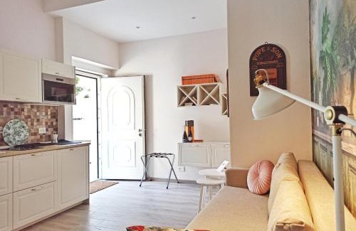 Civitanova Marche Apartment | Colleoni 19 Parigi, Appartamento superior con corte privata