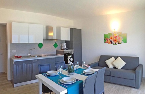 Vercana House | Collinetta Orchidea Bungalow Holiday Apartment with Pool