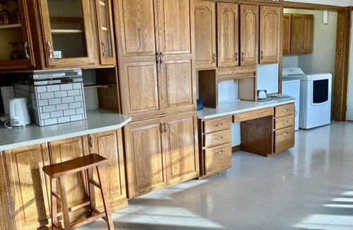 Hastings Apartment | Collosal Craftsman-4 BR, 9 Beds-Sleeps 1 to 14!