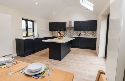 Northop Hall Cottage | COLOMENDY ALPACA FARM - FARM HOUSE, family friendly in Northop Hall