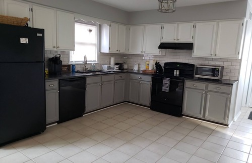 Winchester House | Colonial Getaway near Old Town Historic Winchester
