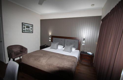 Mundingburra Hotel | Colonial Rose Motel