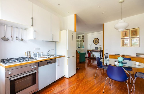 Chiaia Apartment | Colonna classic style Apartment by Wonderful Italy