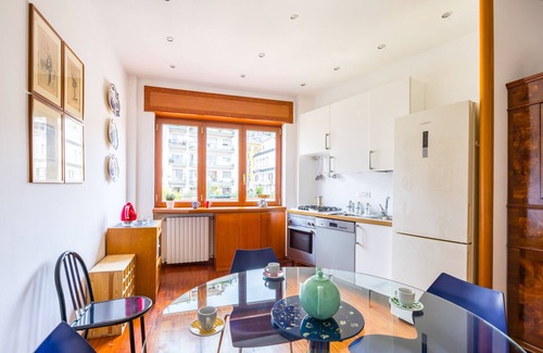 Chiaia Apartment | Colonna classic style Apartment by Wonderful Italy