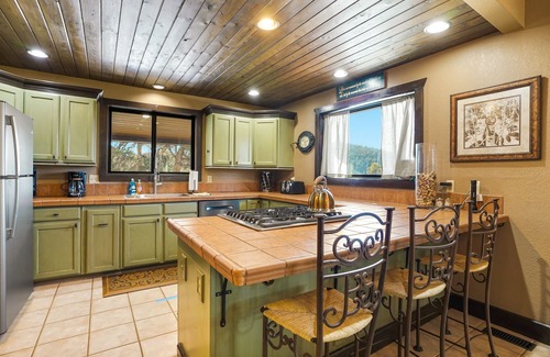 Evergreen House | Colorado Dream Vacation!5 min to Lake House!Next to nothing,close to everything!