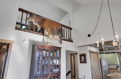 Evergreen House | Colorado Dream Vacation!5 min to Lake House!Next to nothing,close to everything!