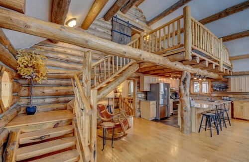 Grand Lake House | Colorado Log Cabin minutes to Lakes, National Park and more!
