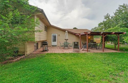 Northeast Colorado Springs House | Colorado Retreat-King-Pikes Peak View-Foosball