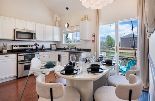 Commerce City House | Colorful Colorado house by DIA Airport Rockies & Downtown!