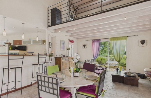 Les Conches Ski Chalet | Colorful family home with garden for 6