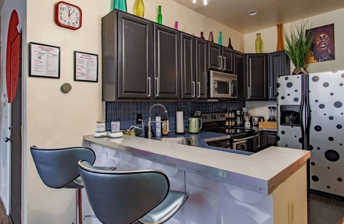 Downtown Baltimore Apartment | Colorful & Quirky 2-BR Loft w/Private Deck | MICA, JH & UMMC