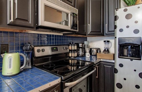 Downtown Baltimore Apartment | Colorful & Quirky 2-BR Loft w/Private Deck | MICA, JH & UMMC
