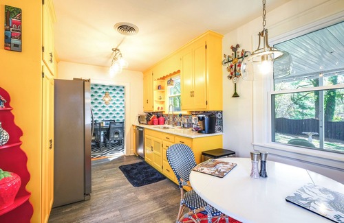 Roanoke House | Colorful Roanoke Vacation Rental w/Hot Tub!