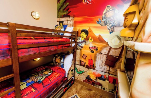 Cypress Gardens Hotel | Colorful Room w/Waterpark & Lego Fun! Free Parkin