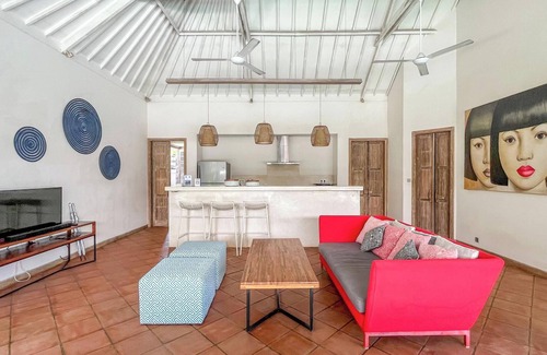 Sunset Road Villa | Colorful & Sleek-Modern 3Beds Private Villa Next To Seminyak