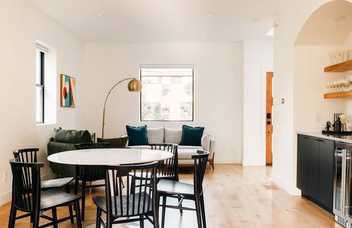 Sunnyside House | Colorful Sunnyside Escape - Walk to Dining & Parks