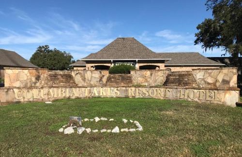West Columbia Resort | Columbia Lakes Hotel & Conference Center