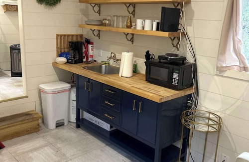 Columbus House | Columbus First Tiny House! Cozy, Modern, and Fun!