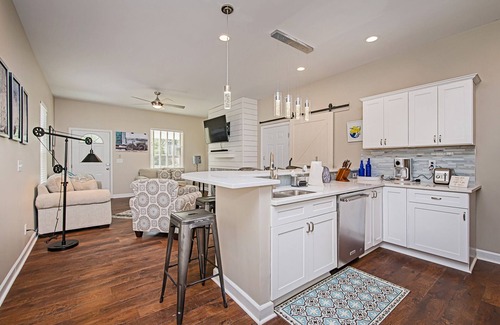 Old Northside House | Combined Duplex on the Monon Trail near north Downtown Indy. Perfect for groups
