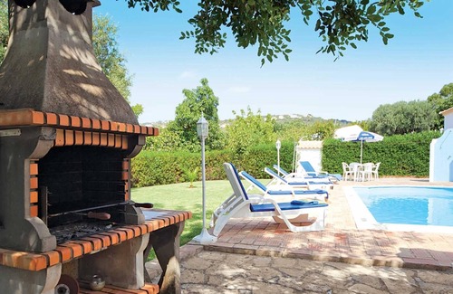 Quinta das Raposeiras Villa | Combines Portuguese style with modern comforts