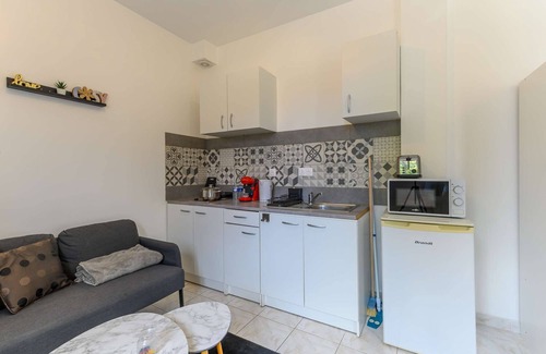 Tremblay-les-Gonesse Apartment | Come and discover the cocoon of l'impasse in Tremblay en France with our Deluxe studio!