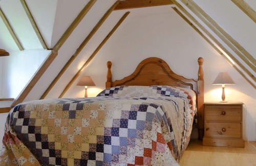 Mawr Cottage | Come and explore the Gower Peninsula, Glamorganshire and Pembrokeshire from this lovely property.