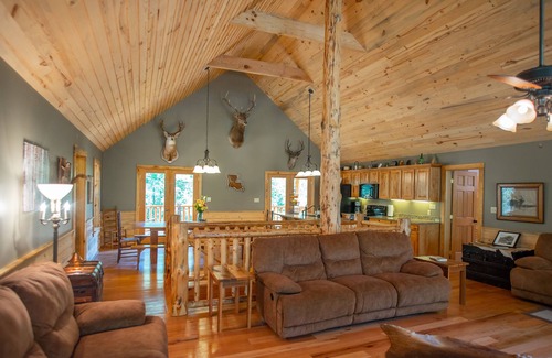 Garfield House | Come Stay and Play in the Rockies with 2 King and 6 Queen beds! Great ESCAPE!