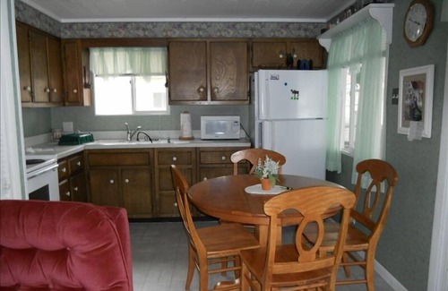 Cleveland Cottage | Come to Camp 312 Drive 2 on Oneida Lake for Relaxing Summer Fun.3bd