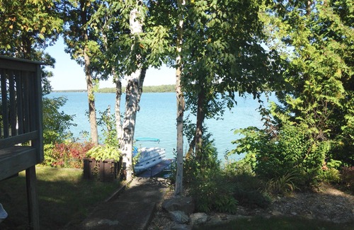 Presque Isle Cabin | Come To Me Inn - Cozy Peaceful Lakefront Cabin, So Get Away & Be On Lake Time.