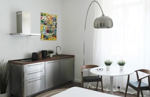 Guastalla Apartment | ComeCasa Modern Studio Crocetta M3