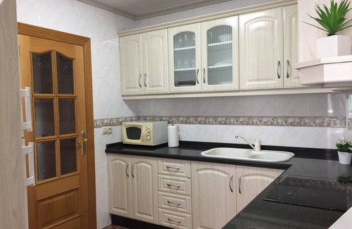 San Vicente del Raspeig Condo | Comfortable four bedroom apartment near the beach
