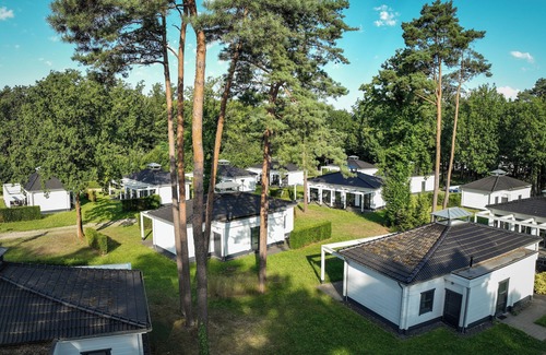 Zutendaal House | Comfort 12-person bungalow in the holiday park Landal Mooi Zutendaal