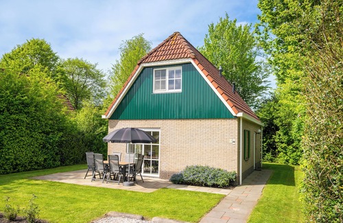 Wateren House | Comfort 4-person bungalow in the holiday park Landal Hunerwold State