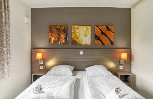 Saarburg House | Comfort 6-person bungalow in the holiday park Landal Warsberg