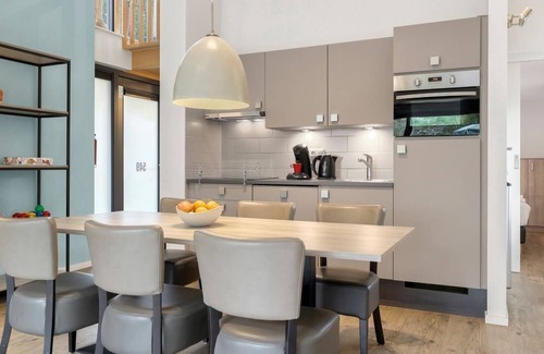 Hapert House | Comfort 6-person children's bungalow in the holiday park Landal Het Vennenbos