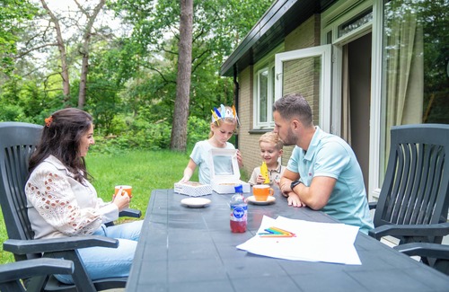 Nieuw-Milligen House | Comfort 6-person children's bungalow in the holiday park Landal Rabbit Hill