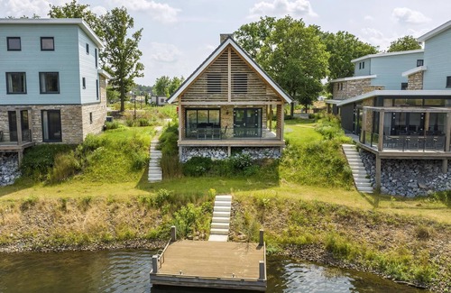 Leuken House | Comfort 8-person water villa in the holiday park Landal Marina Resort Well