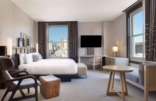 Theater District Hotel | Comfort and Convenience! Pet-friendly, City View, Explore Aquarium of Bay!