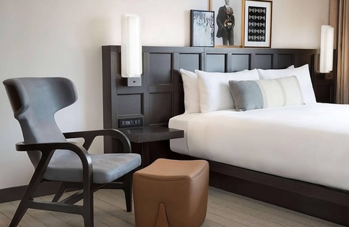 Theater District Hotel | Comfort and Convenience! Pet-friendly, City View, Explore Aquarium of Bay!