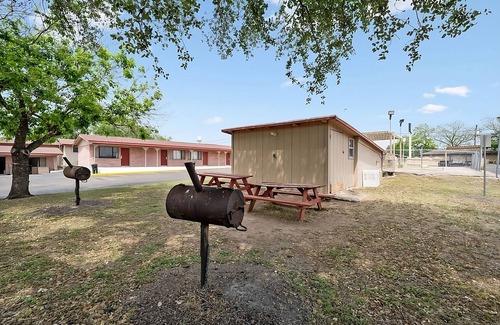Beeville House | Comfort and Convenience! 2 Sleek Units, Free Parking, Pets Allowed