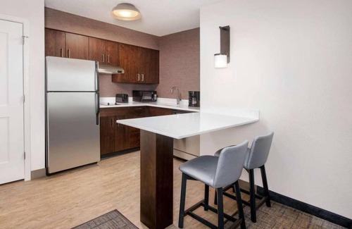 Town Center Hotel | Comfort and Convenience! Private Kitchen, Free Breakfast, Pet-friendly, Pool!