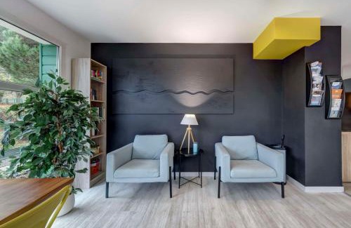 Divonne-les-Bains Hotel | Comfort Aparthotel Divonne L'Orée du Parc