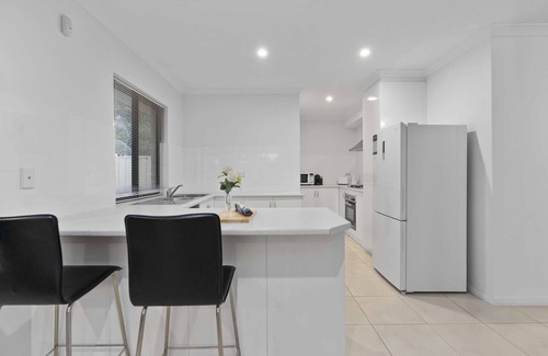 Kewdale House | Comfort Escape near City/Crown/Parks/DFO/Airport