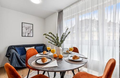 Neunkirchen Apartment | Comfort Family & Business Apartment in Neunkirchen - 2 SZ - bis zu 5 Pers - Balkon - Badewanne - WLAN 250 Mbit - Parkplatz - Self-Check-in