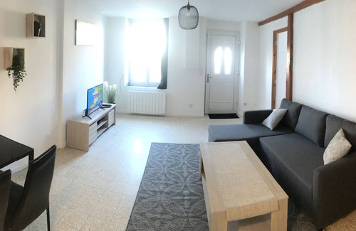 Saint-Brisson-sur-Loire House | Comfortable new house