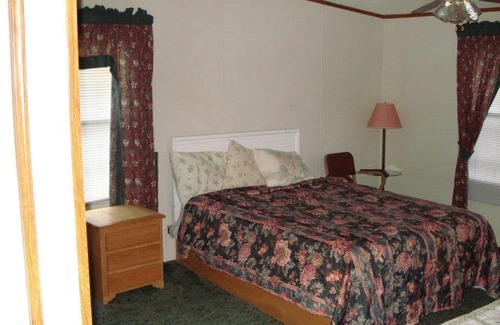 Thayer Hotel | Comfort Green Motel